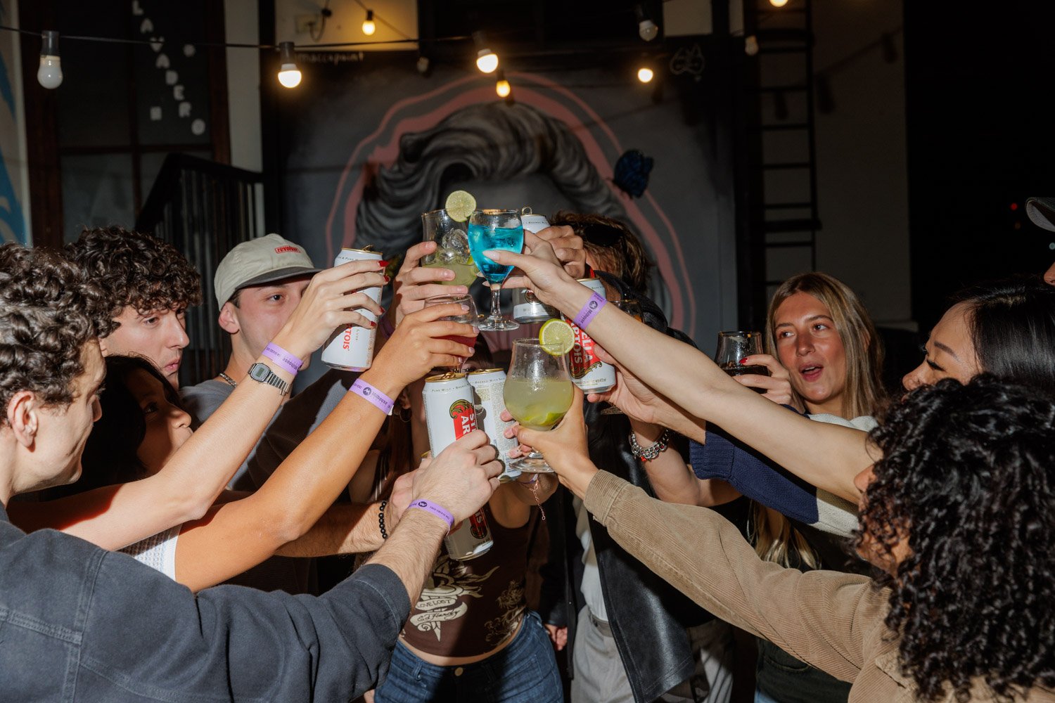 Fiesta y ambiente social en Milhouse