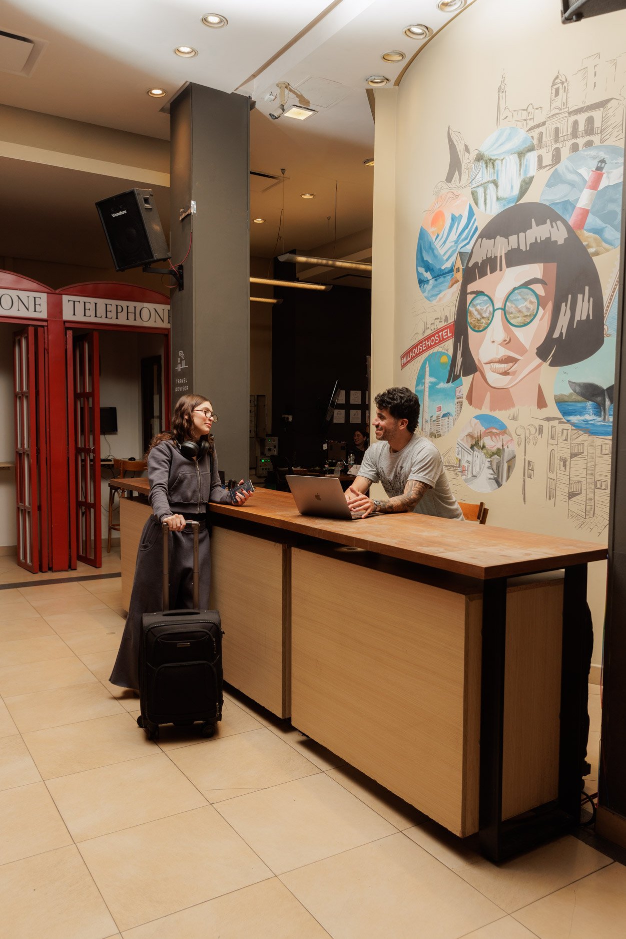 Recepción de Milhouse Hostel